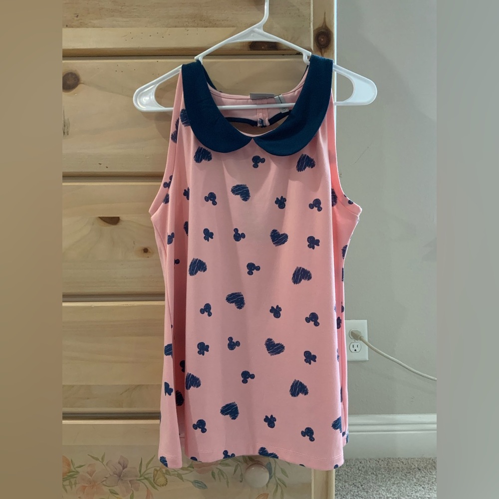 Disney Boutique Women’s Medium No Sleeve Collar Top